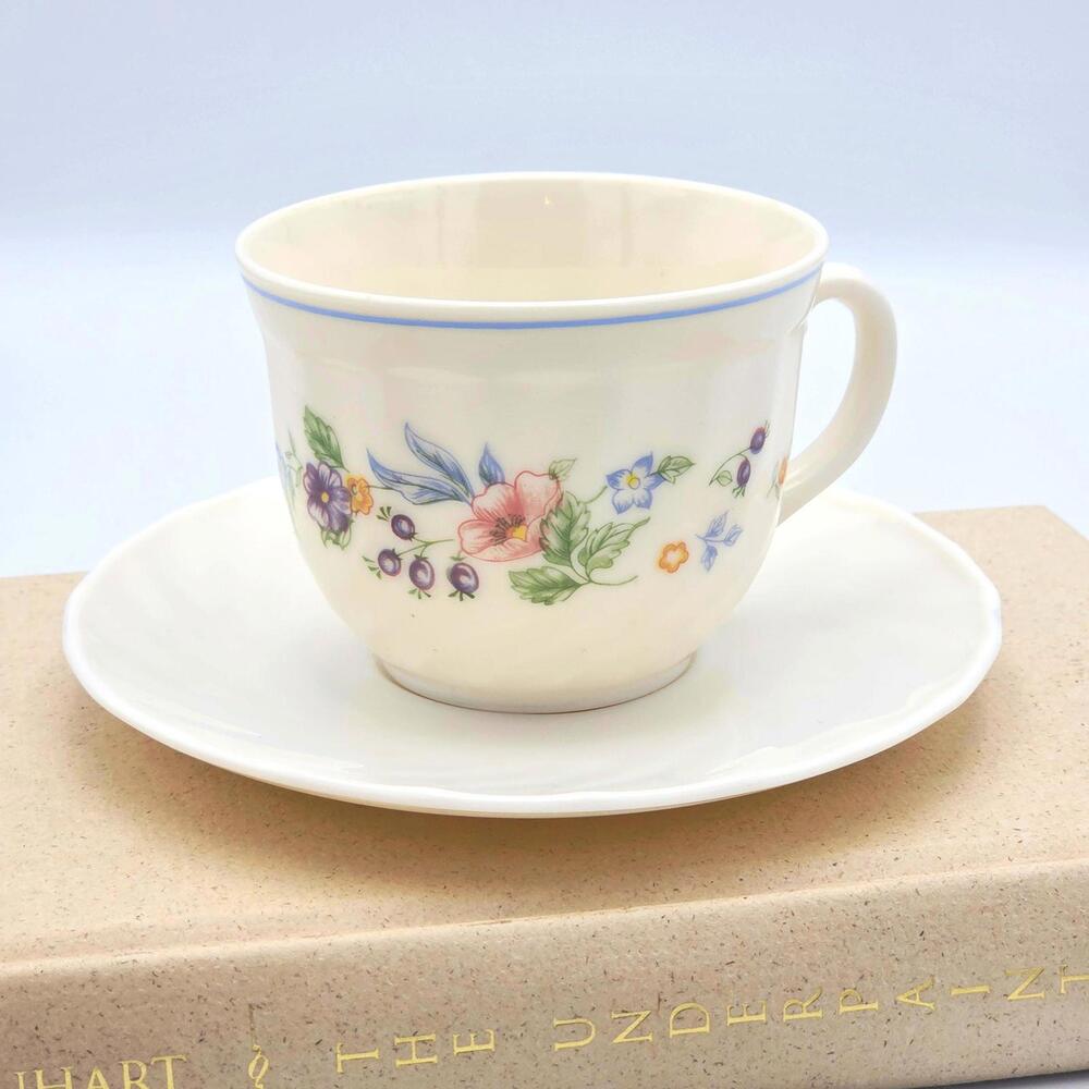 Vintage Arcopal France Floral Teacups & Saucers – Set of 8